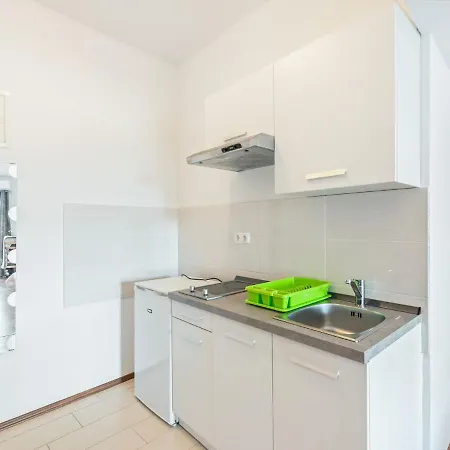 Apartman Pleasant In Near Sea Posedarje