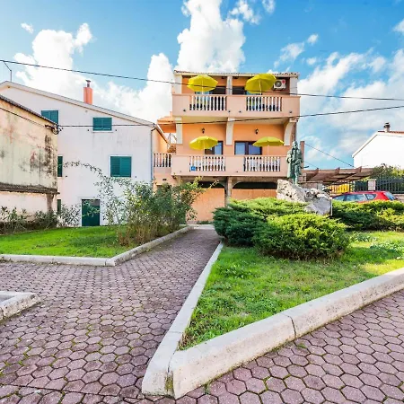 Apartman Pleasant In Near Sea *