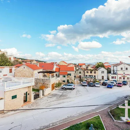 Pleasant In Near Sea Apartman