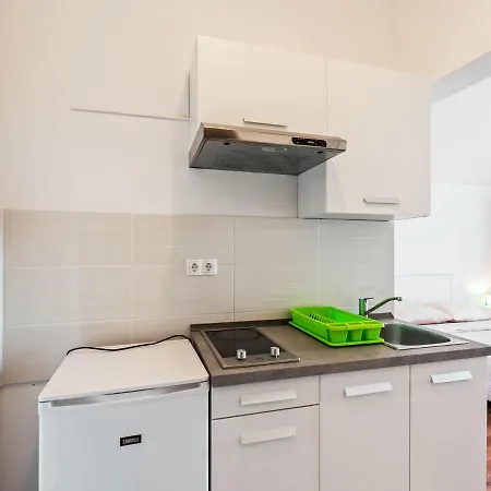 Pleasant In Near Sea Apartman Posedarje